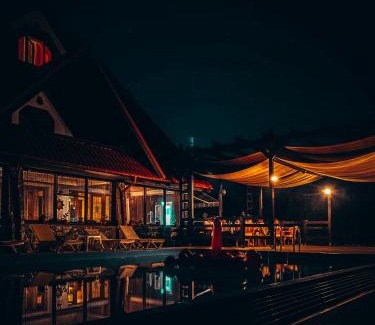Crisan House | Pensiunea EDEN