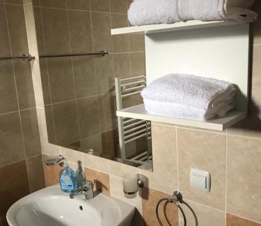 Covasna House | Pensiunea Granada