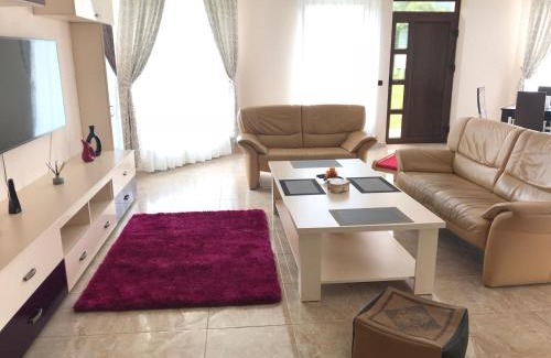 Covasna House | Pensiunea Granada