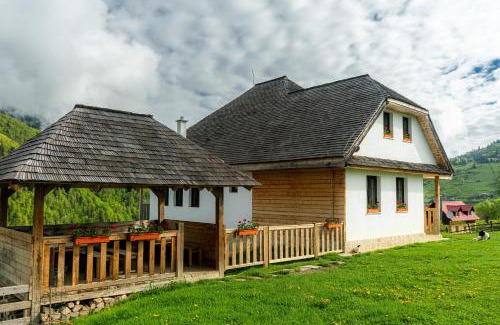 Moieciu House | Pensiunea Hodăița