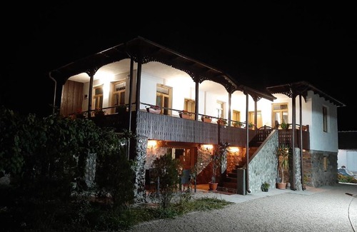 Stanesti House | Pensiunea Ika