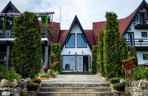 Moroeni House | Pensiunea LIN COTA 1000