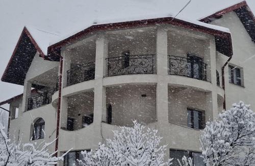 Vama House | PENSIUNEA LUXURY