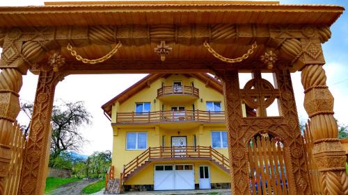 Breb House | Pensiunea Maramu