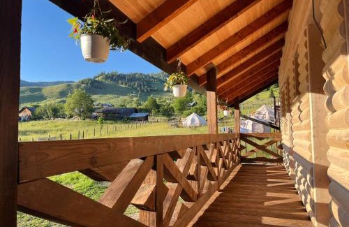 Crucea Hotel | Pensiunea Mireasma Bucovinei