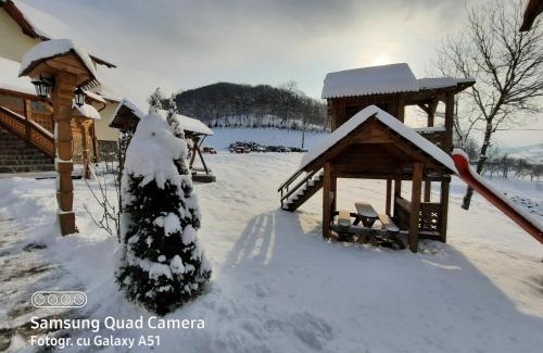 Nanesti House | Pensiunea Valea Branzei