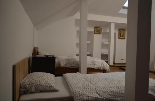 Barnova House | Pensiunea VisAventura