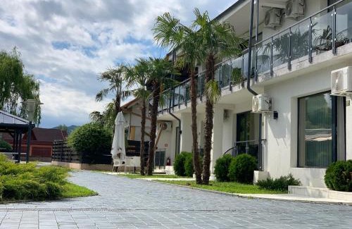 Pausesti-Maglasi House | Pensiunea White Department