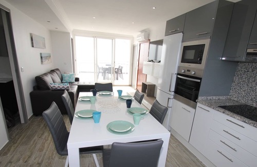 Patio Apartment | Penthouse 2 bedroom apartment with Stunning Panoramic Sea Views, air con