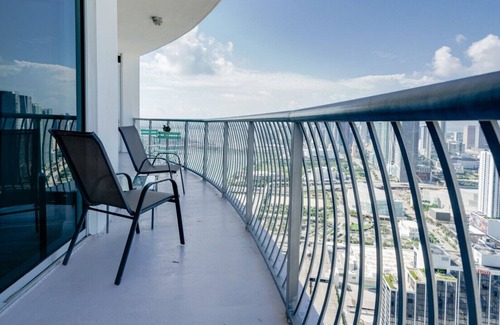 Edgewater Condo | Penthouse 2bed/2bath Biscayne Bay Parking Balcony
