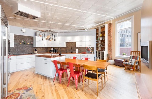 North Downtown Apartment | Penthouse Apartment Overlooking Downtown Mall