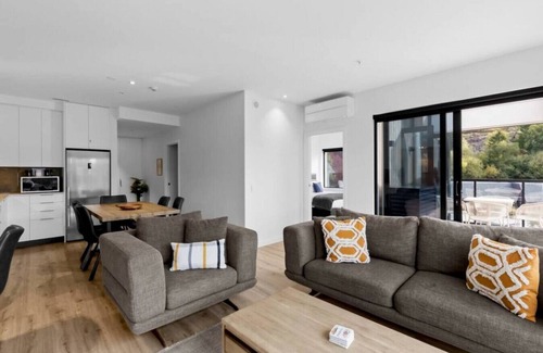 Arthur's Point Apartment | Penthouse Apt 24 at the base of Coronet Peak