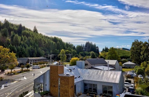 Arthur's Point Apartment | Penthouse Apt 24 at the base of Coronet Peak