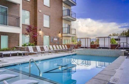 Downtown Salt Lake City Apartment | Penthouse Apt - PoolGymHotTubPkg - View!