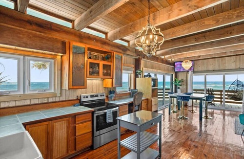 St. Augustine House | Penthouse Artist Haven Ocean front Penthouse