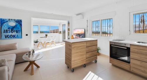 Benalmadena Costa House | Penthouse - Beach - Seaview - Pool - 40 sqm private terrace - One bedroom - Sleeping alcove