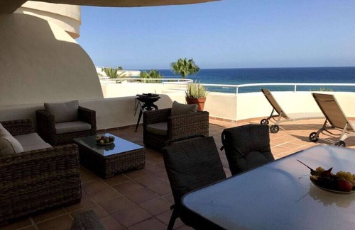 Buenas Noches House | Penthouse Bermuda Beach 2
