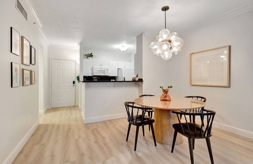Grandview Heights Apartment | Penthouse Chic in Downtown WPB - 1BR Condo w/Pool, Gym & Garage Parking