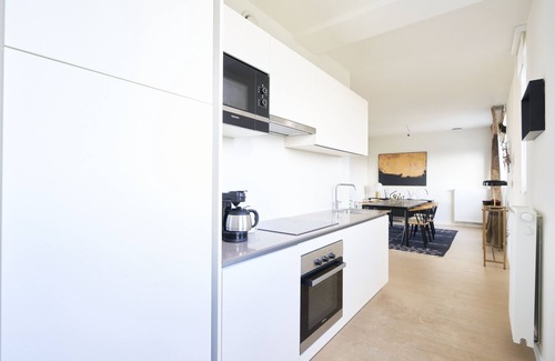 Schaerbeek Apartment | Penthouse - City Views/Free Parking/Luggage Room