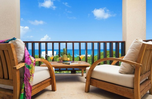 Shoal Bay Condo | Penthouse Condo- concierge, walk to beach, complimentary beach chairs!