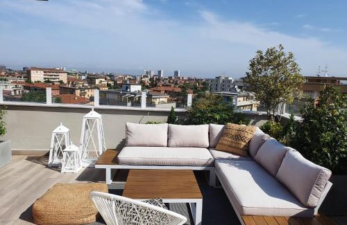 San Donato-San Vitale Apartment | Penthouse F8 - Panoramic terrace, view Two Towers