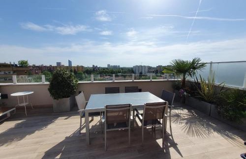 San Donato-San Vitale Apartment | Penthouse F8 - Panoramic terrace, view Two Towers
