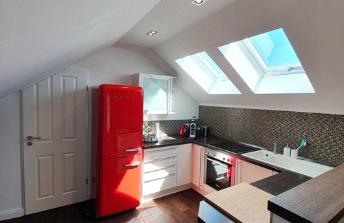 Hohen Niendorf Apartment | Penthouse/Ferienwohnung mit Turmzimmer und Dachterrasse