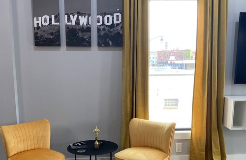 Downtown Rochester Apartment | Penthouse Hollywood Suite Rochester