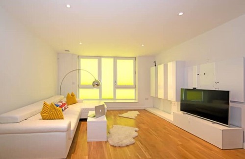 London Borough of Hounslow Apartment | Penthouse Kew