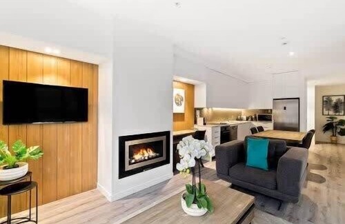 Arthur's Point Apartment | Penthouse Leisure at La Residence du Parc