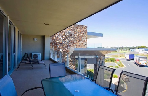 Torquay Apartment | Penthouse located at the Beach front resort