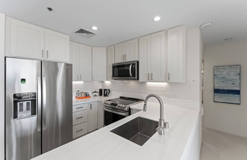 Waikiki Condo | Penthouse Ocean View 2 Bedroom sleeps 8