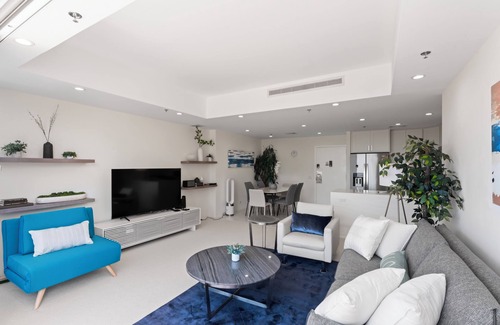 Waikiki Condo | Penthouse Ocean View 2 Bedroom sleeps 8