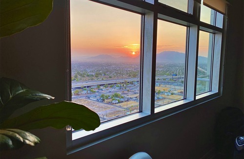 Downtown Las Vegas Condo | Penthouse One Bedroom Sonos Sound + Philips Hue Immersive Lighting