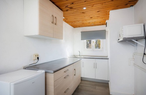 Can Pastilla Apartment | Penthouse Room Nº12 with Shared Terrace, Wi-Fi and Air Conditioning