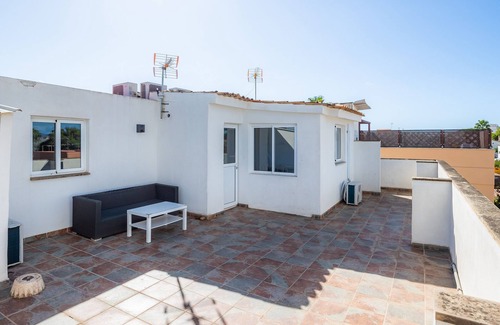 Can Pastilla Apartment | Penthouse Room Nº12 with Shared Terrace, Wi-Fi and Air Conditioning