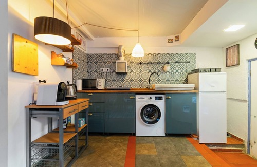 Sant Adria de Besos Apartment | Penthouse Studio with terrace, 15 min from BCN downtown, 8 min walk to the beach