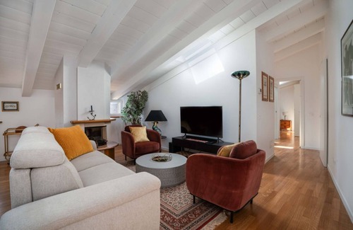 Verona City Centre Apartment | Penthouse ❤ Verona ✔ Arena@5min ✔ Self Check-In