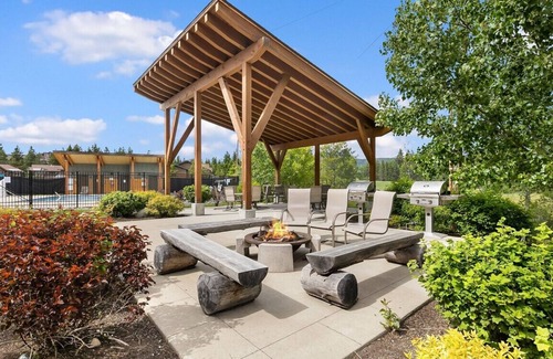 Cle Elum Condo | Penthouse VIEW 2 Bedroom Trailhead Condo in Suncadia
