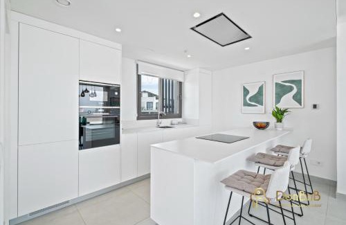 Fuengirola Apartment | Penthouse with a private pool and sea view in Fuengirola