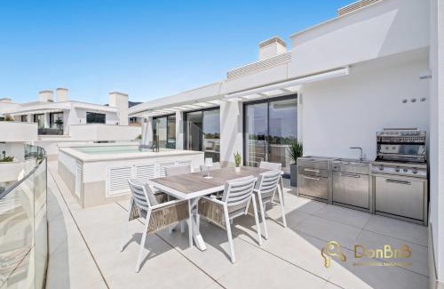 Fuengirola Apartment | Penthouse with a private pool and sea view in Fuengirola