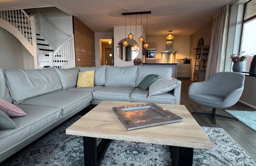 Biddinghuizen Apartment | Penthouse with Jacuzzi and Sauna on the waterfront