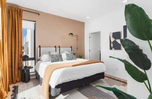 North Capitol Apartment | Penthouse with Patio Walk to Downtown 3 Bedrooms 5 Beds