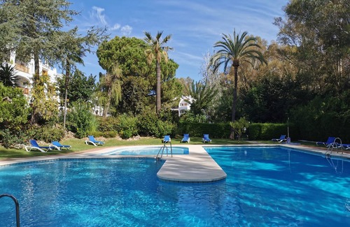 Marbella Apartment | Penthouse with spectacular terrace in Nueva Andalucía, between golf courses.