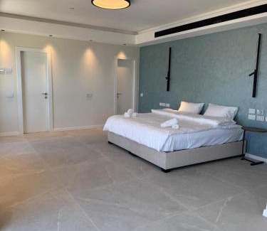 Netanya Apartment | Penthouse Yacht
