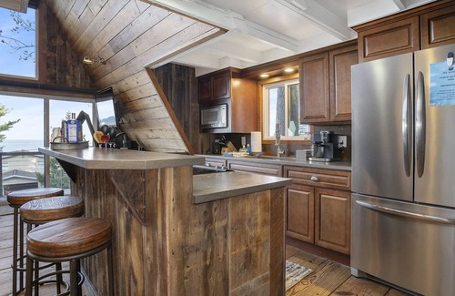 Pentwater Cottage | Pentwater Tree House on Lake Michigan