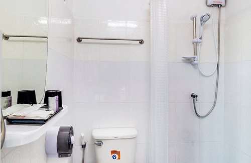 Bang Khae Nuea Hotel | Penyos Service Apartment