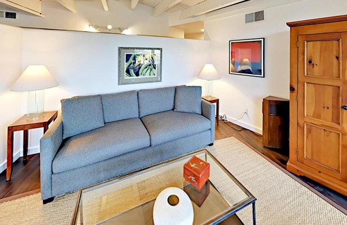 Santa Rosa House | Pepperwood Escape
