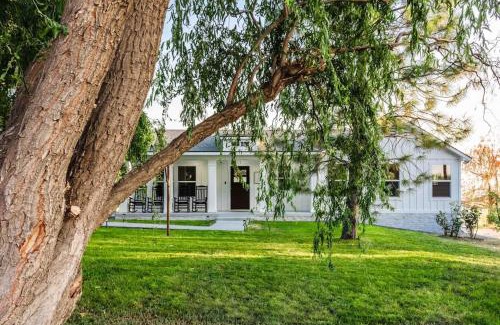 Huston House | Pera Blanca in the heart of wine country Caldwell