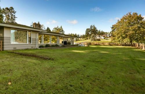 Oak Harbor House | Perch - Balda Getaway